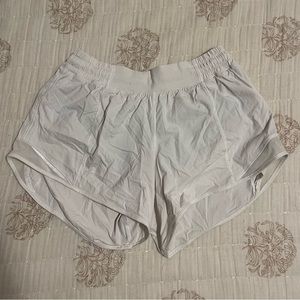 Lululemon Hotty Hot Short Sz 6 Tall White